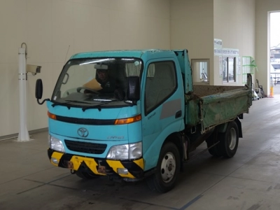 TOYOTA DYNA