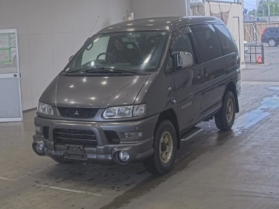 MITSUBISHI DELICA WAGON