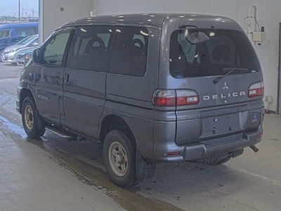 MITSUBISHI DELICA WAGON