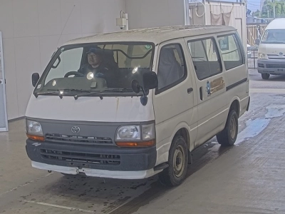 TOYOTA HIACE