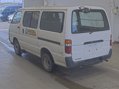 TOYOTA HIACE
