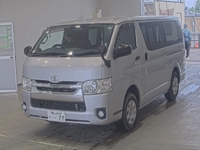 TOYOTA HIACE