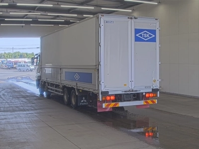 MITSUBISHI FUSO SUPER GREAT