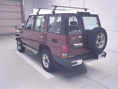 TOYOTA LAND CRUISER 70