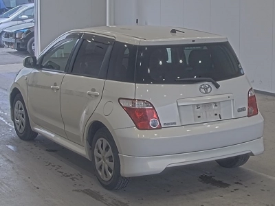 TOYOTA IST