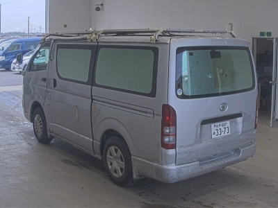 TOYOTA HIACE