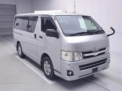 TOYOTA REGIUS ACE