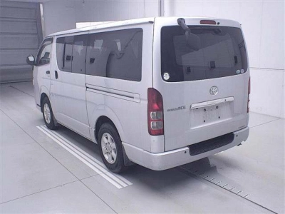 TOYOTA REGIUS ACE