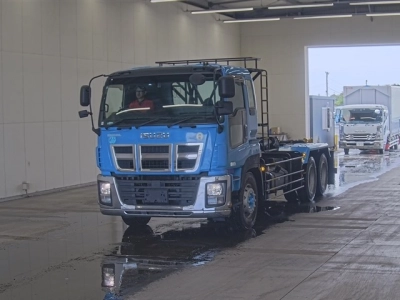 ISUZU GIGA