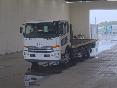 NISSAN UD
