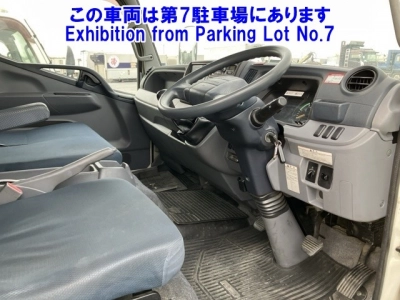 MITSUBISHI CANTER