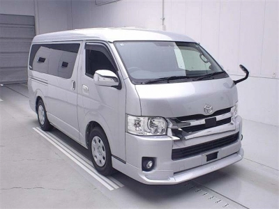 TOYOTA REGIUS ACE
