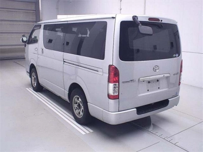 TOYOTA REGIUS ACE