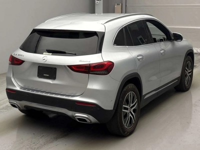 MERCEDES BENZ GLA