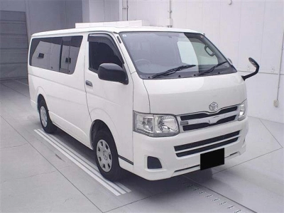 TOYOTA REGIUS ACE