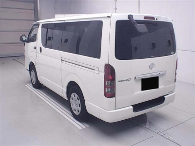 TOYOTA REGIUS ACE