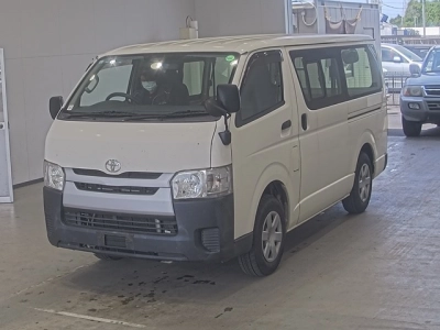 TOYOTA REGIUS VAN