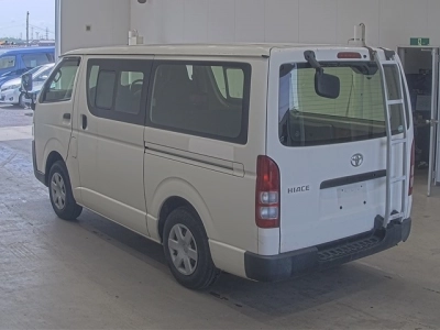 TOYOTA REGIUS VAN