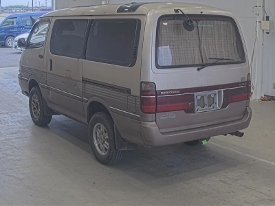 TOYOTA HIACE