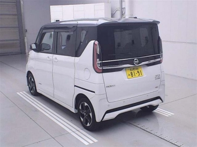 NISSAN ROOX