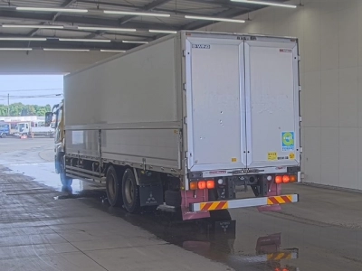 MITSUBISHI FUSO SUPER GREAT