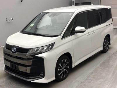 TOYOTA NOAH