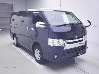 TOYOTA REGIUS ACE