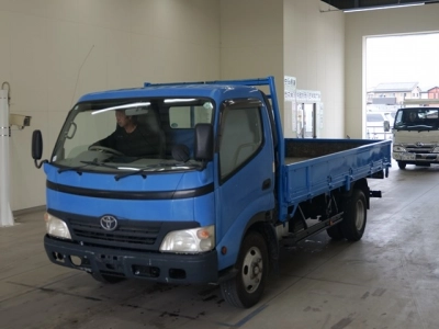 TOYOTA DYNA