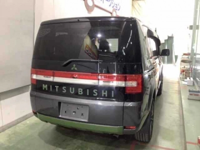 MITSUBISHI DELICA D:5