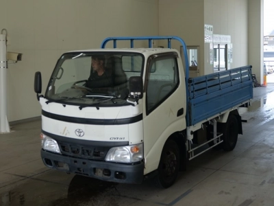 TOYOTA DYNA