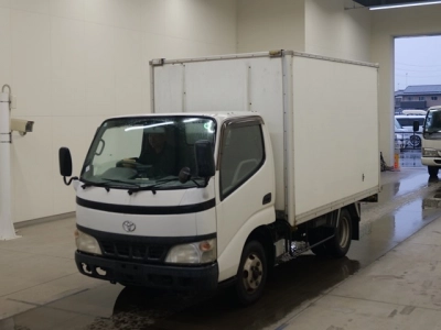 TOYOTA DYNA