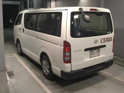 TOYOTA REGIUS VAN
