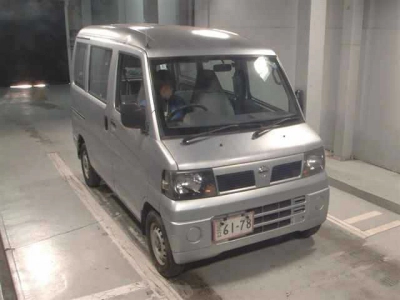 NISSAN CLIPPER VAN