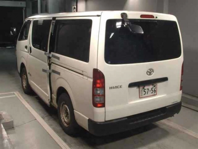 TOYOTA HIACE VAN