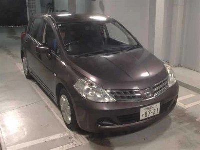 NISSAN TIIDA