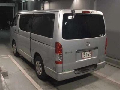 TOYOTA HIACE VAN