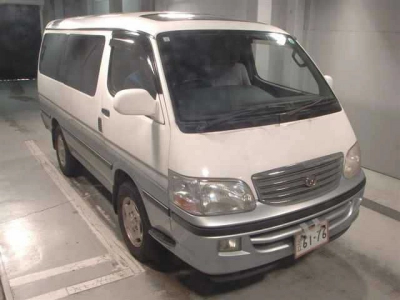TOYOTA HIACE WAGON
