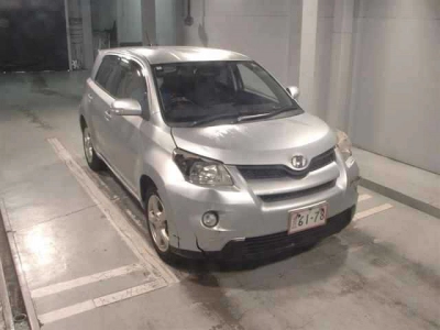 TOYOTA IST