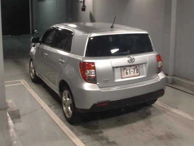 TOYOTA IST