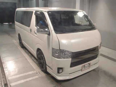 TOYOTA HIACE VAN