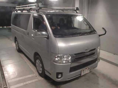 TOYOTA REGIUS VAN