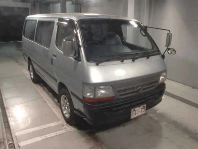 TOYOTA HIACE VAN