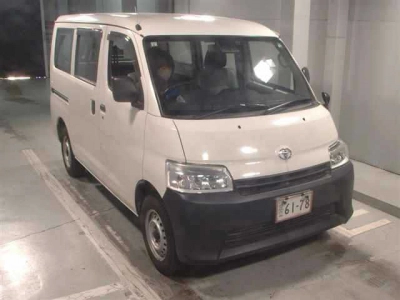 TOYOTA TOWN ACE VAN
