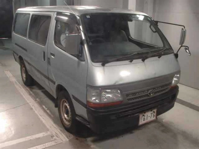 TOYOTA HIACE VAN