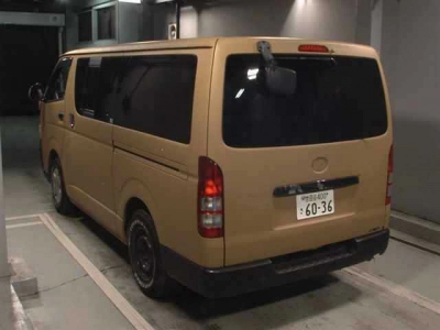 TOYOTA HIACE VAN