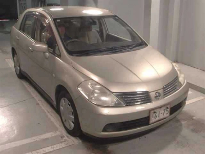 NISSAN TIIDA LATIO