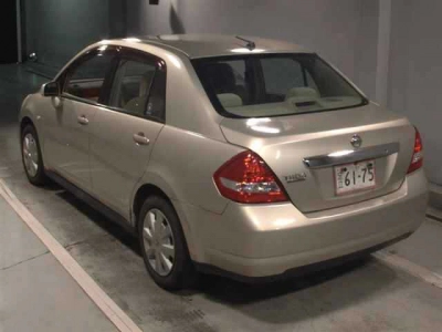 NISSAN TIIDA LATIO