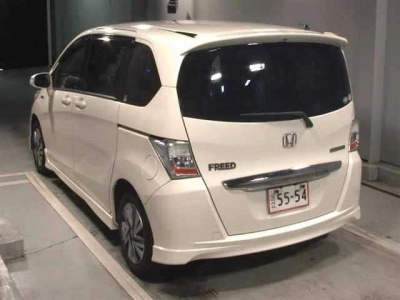HONDA FREED HYBRID