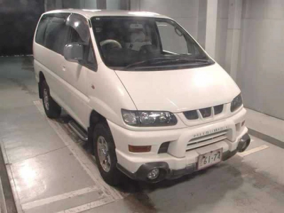 MITSUBISHI DELICA SPACE GEAR