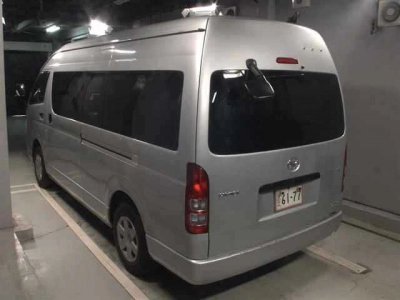 TOYOTA HIACE COMMUTER